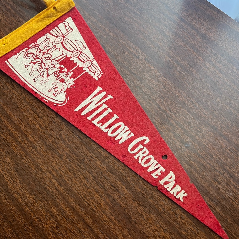 Vintage Pennant Willow Grove Park PA